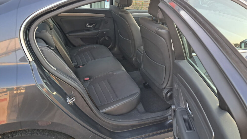 Laguna III 1.5 DCI 110CH FAP BLACK EDITION CHAMPION ECO&sup2; 2011 occasion 50720 Barenton