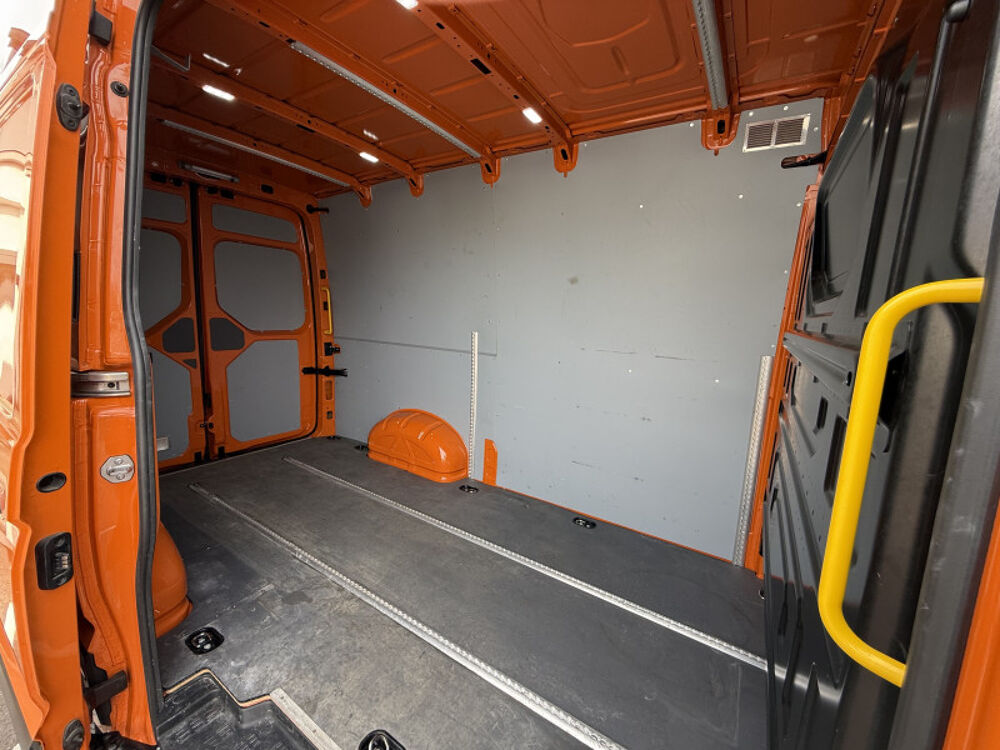 Crafter 35 L3H3 2.0 TDI 177CH BUSINESS LINE TRACTION BVA8 2021 occasion 57350 Stiring-Wendel