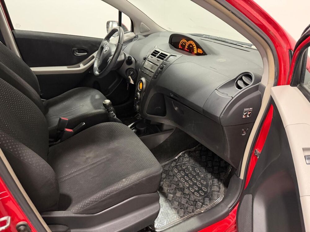 Yaris 90 D-4D Confort 5p 2011 occasion 78520 LIMAY