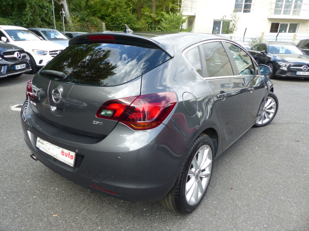 Astra 2.0 CDTI160 FAP COSMO BA 2010 occasion 77144 Mont&eacute;vrain