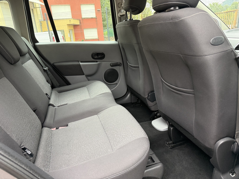 Grand Modus 1.5 DCI 85CH DYNAMIQUE / DISTRIBUTION , VIDANGE , 4 PNEUS NE 2010 occasion 38340 Voreppe