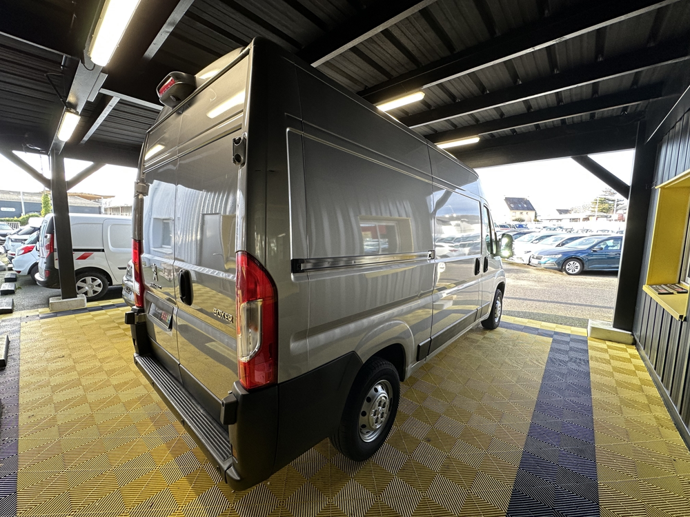 Boxer 335 L2H2 2.2 BLUEHDI S&S 140CH ASPHALT 2022 occasion 56530 Qu&eacute;ven