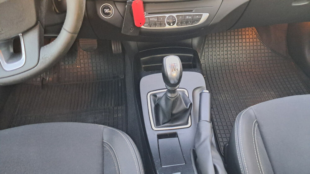 Laguna III 1.5 DCI 110CH FAP BLACK EDITION CHAMPION ECO&sup2; 2011 occasion 50720 Barenton