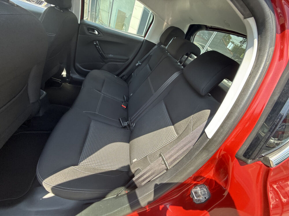 208 1.2 PURETECH 110CH ALLURE BUSINESS S&S 5P 2018 occasion 31140 Aucamville
