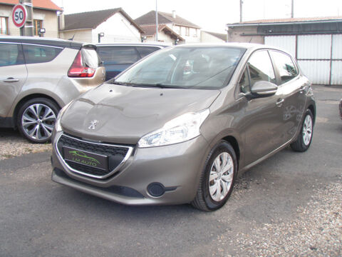 Annonce voiture Peugeot 208 8899 €