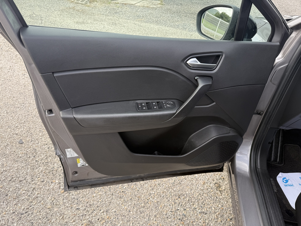 Captur 1.6 E-TECH HYBRIDE 145CH EVOLUTION 2023 occasion 26740 Les Tourrettes