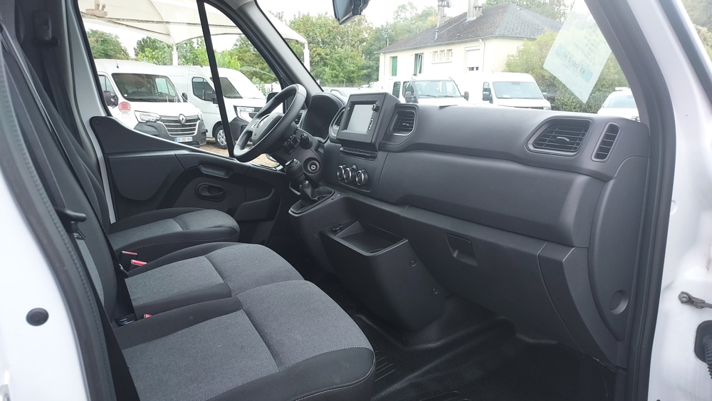 Master F3500 L3 2.3 BLUE DCI 165CH CAISSE 30M3 2023 occasion 60600 Clermont