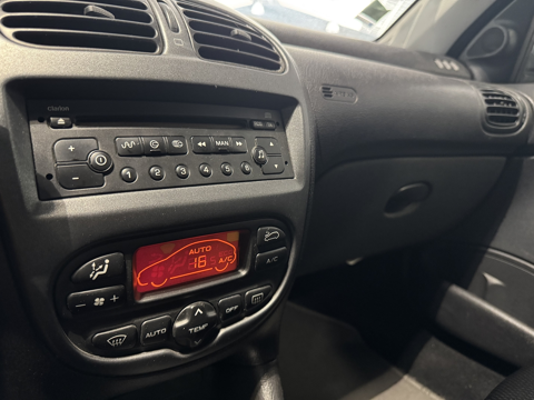 206 1.4 HDI 70 CV GENERATION 3P 2008 occasion 12000 RODEZ