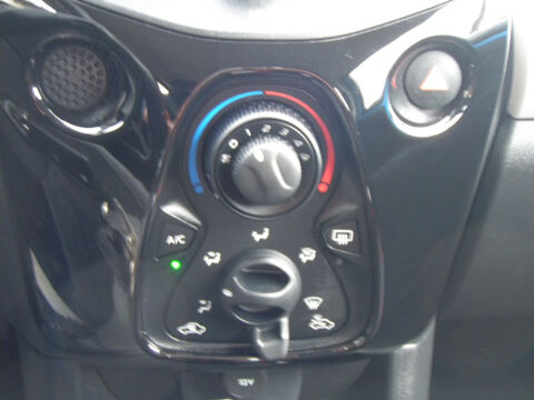 108 1.0 VTI 68 ENVY 5P 2015 occasion 93220 Gagny