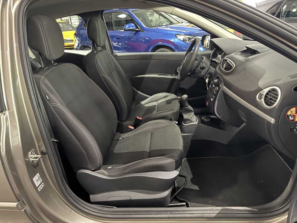 Clio III 1.5 DCI 90CH EXPRESSION PLB AUTO 2011 occasion 12000 RODEZ