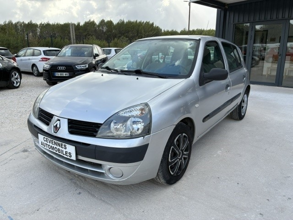 Clio II 1.5 DCI 65CH CAMPUS CLIM DISTRIBUTION NEUVE 2006 occasion 30360 V&eacute;z&eacute;nobres