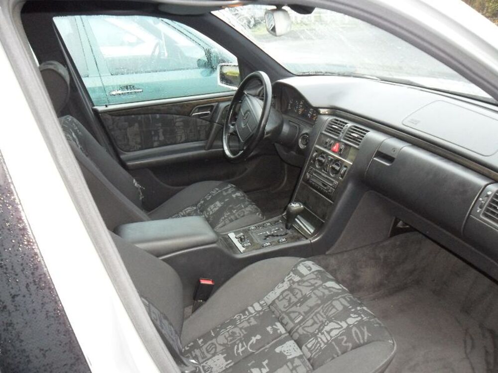Classe E DTURBO AVANTGARDE 1998 occasion 85400 Sainte-Gemme-la-Plaine