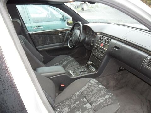 Classe E DTURBO AVANTGARDE 1998 occasion 85400 Sainte-Gemme-la-Plaine