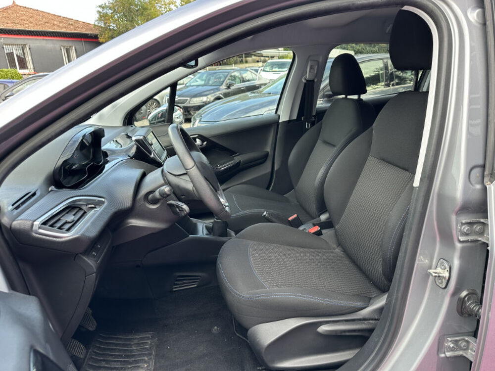 208 1.2 L 82CH E6.C SIGNATURE 5P 2019 occasion 07200 Aubenas