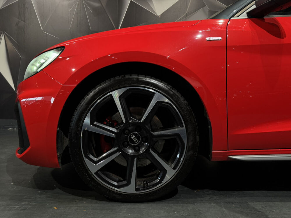 A1 40 TFSI 200CH S LINE S TRONIC 6 2019 occasion 63170 Aubi&egrave;re