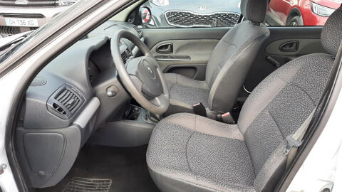 Clio II 1.2 16V 75CH CAMPUS.COM ECO&sup2; 5P 2011 occasion 08000 Warcq