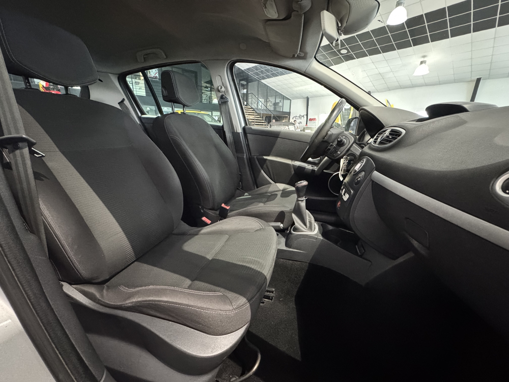 Clio III 1.5 DCI 85CH DYNAMIQUE 5P 2009 occasion 12000 RODEZ