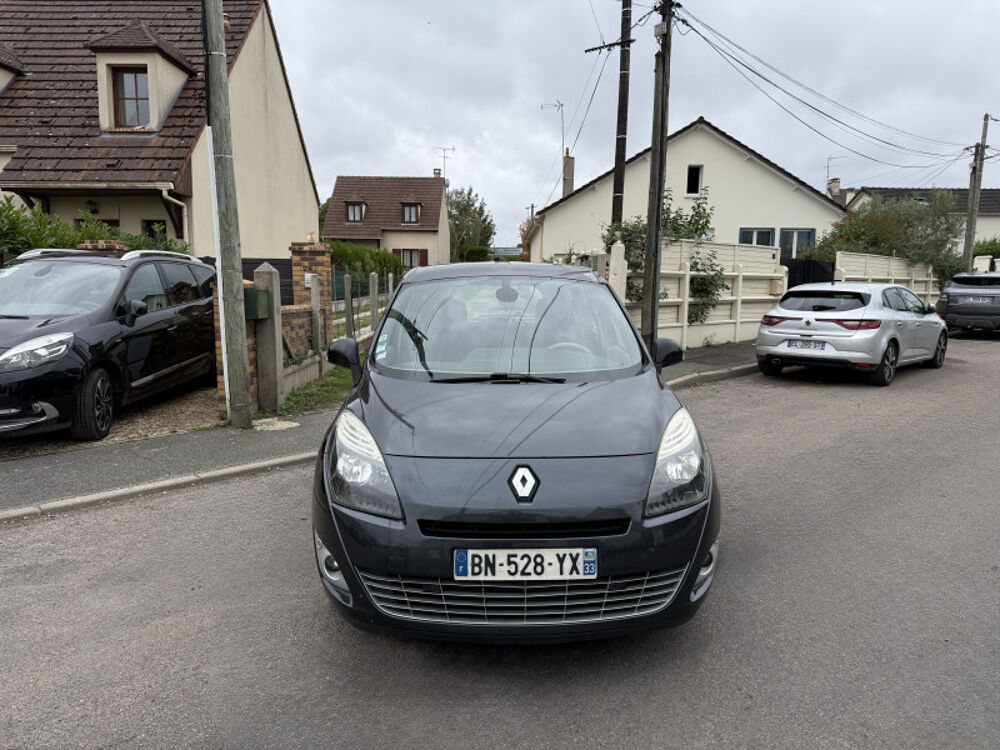 Grand Sc&eacute;nic III 1.9 DCI 130CH FAP PRIVILEGE EURO5 5 PLACES 2011 occasion 95480 PIERRELAYE