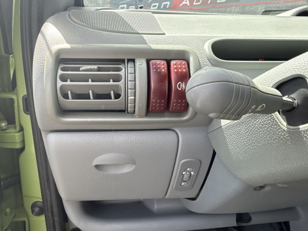 Twingo 1.2 16V 75CH EXPRESSION QUICKSHIFT 2003 occasion 31140 Aucamville