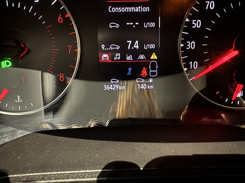 Clio V 1.0 TCE 90CH BUSINESS 12/2022 36500 PREMIERE MAIN 2022 occasion 12000 RODEZ