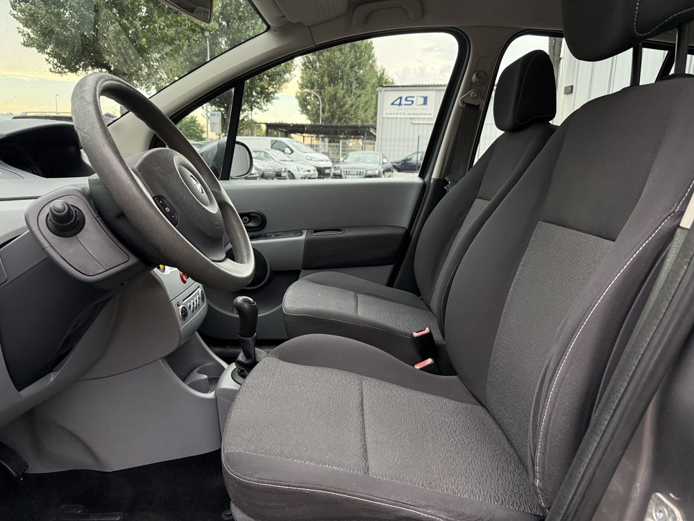 Grand Modus 1.5 DCI 85CH DYNAMIQUE / DISTRIBUTION , VIDANGE , 4 PNEUS NE 2010 occasion 38340 Voreppe