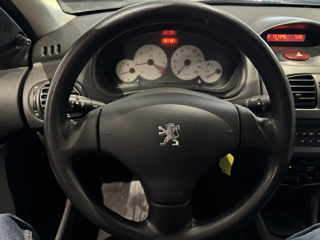 206 1.4 HDI 67000 KM PREMIERE MAIN 2004 occasion 12000 RODEZ