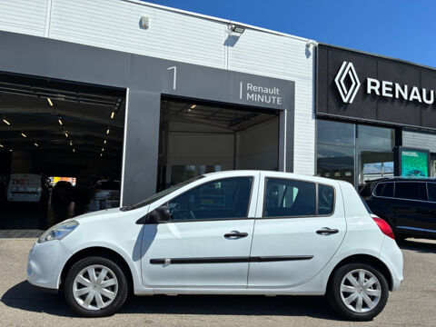 Clio III 1.5 DCI 75CH BUSINESS ECO&sup2; 5P 2013 occasion 38130 ECHIROLLES