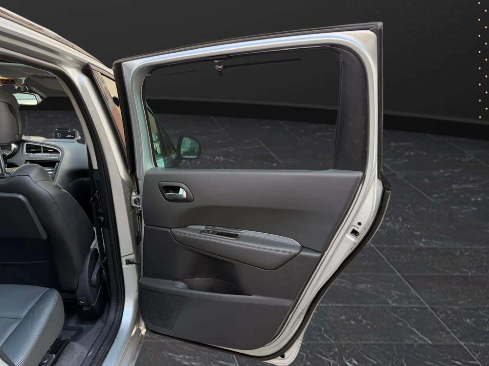5008 1.2 PURETECH ALLURE S&S 7PL 2016 occasion 93500 Pantin