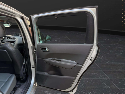 5008 1.2 PURETECH ALLURE S&S 7PL 2016 occasion 93500 Pantin