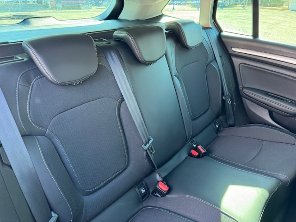 Megane IV 1.6 E-TECH PLUG-IN 160CH INTENS 2021 occasion 16400 Puymoyen