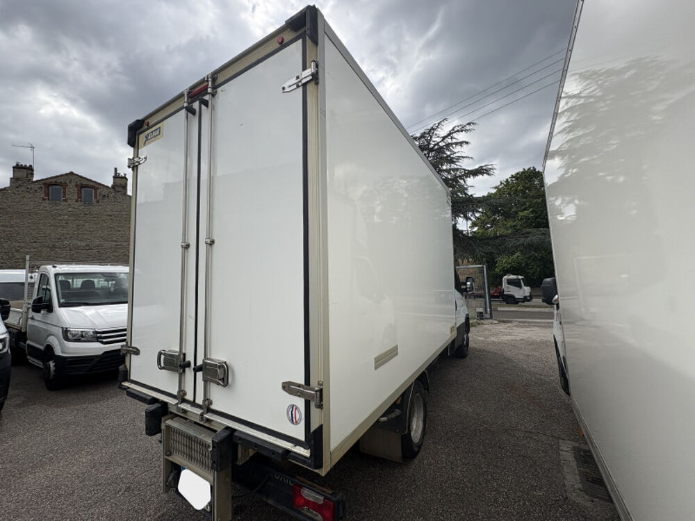 Daily 35C18 CAISSE FRIGO PORTE VIANDE PX 26000&curren; HT 2018 occasion 42000 Saint-&Eacute;tienne