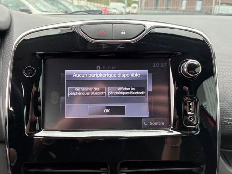 Clio IV 1.5 DCI 90CH ENERGY BUSINESS ECO&sup2; / DISTRIBUTION NEUVE POUR 2013 occasion 38130 ECHIROLLES