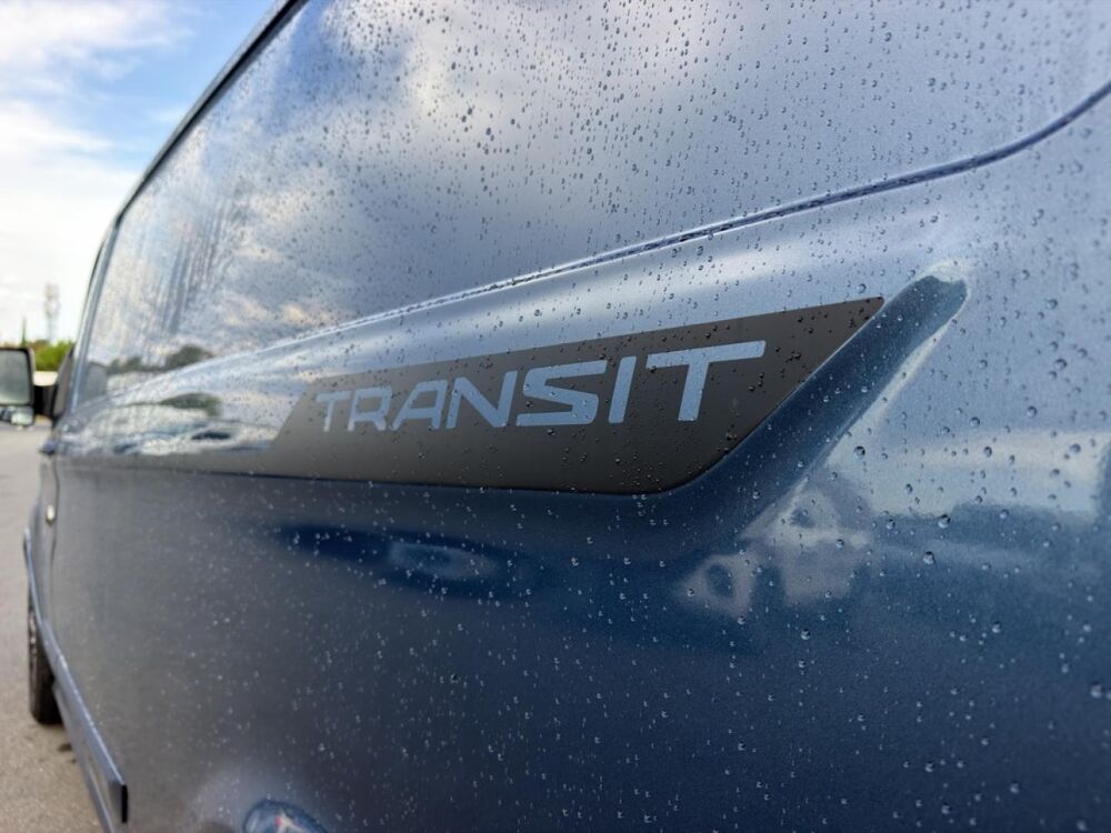 Transit 320 L2H1 2.0 EcoBlue 185 Sport BVA6 2021 occasion 17450 Saint-Laurent-de-la-Pr&eacute;e