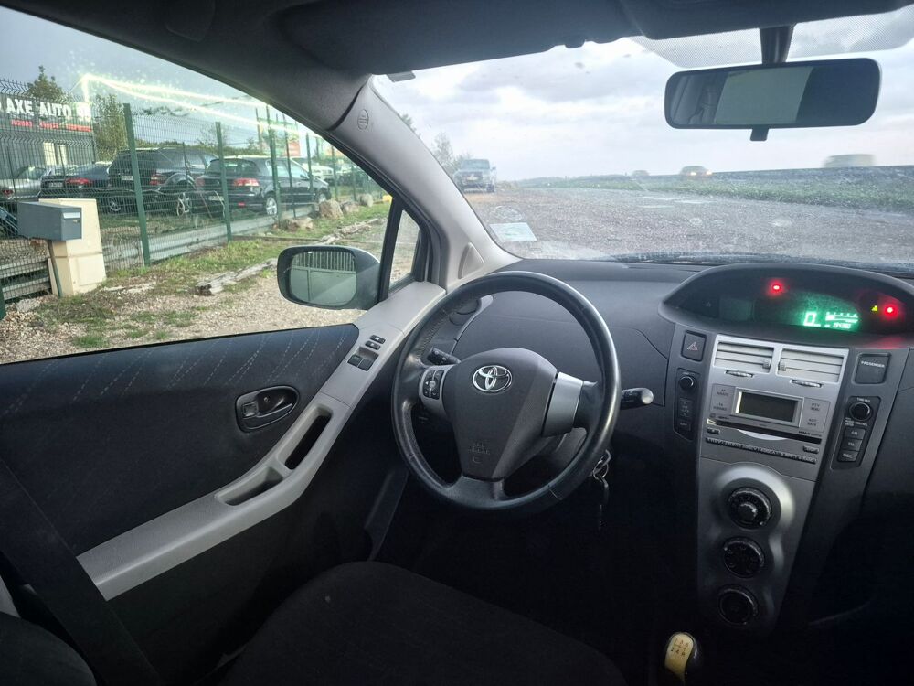 Yaris 1.3 VVT-I 87CH 5P 2006 occasion 95420 MAGNY EN VEXIN