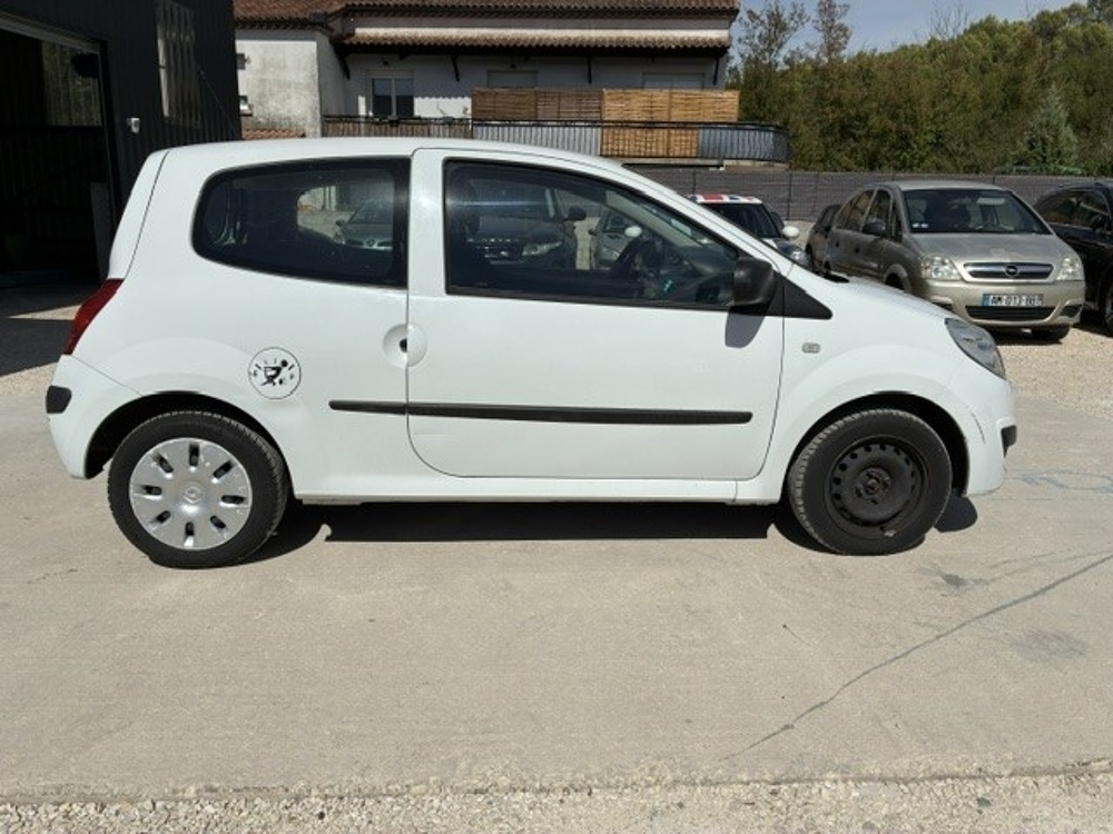 Twingo II 1.5 DCI 65CH AUTHENTIQUE DISTRIBUTION NEUVE 2010 occasion 30360 V&eacute;z&eacute;nobres