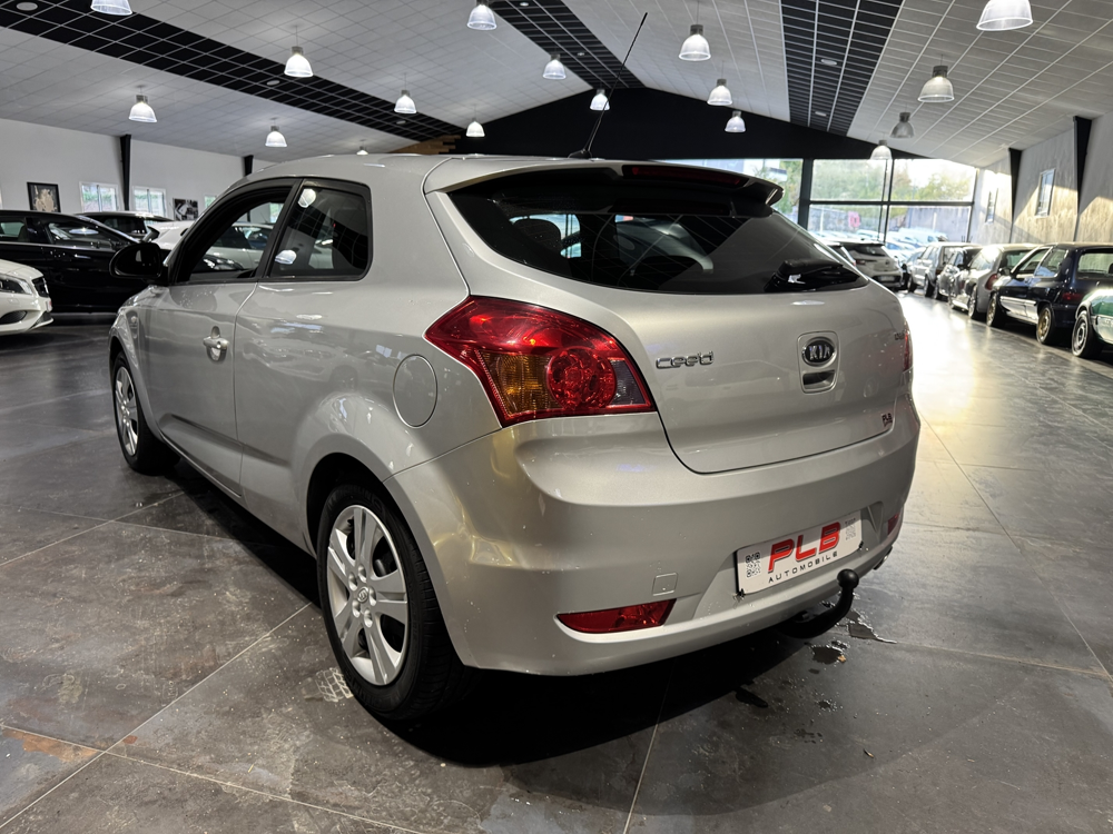 Ceed 1.6 CRDI90 1ERE MAIN PLB AUTO 2009 occasion 12000 RODEZ