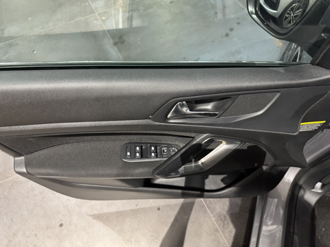 308 1.6 E-HDI 115CH 84 700 KM 2014 occasion 12000 RODEZ