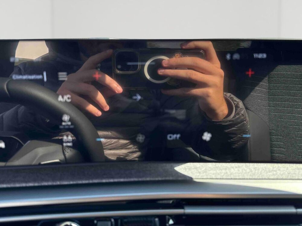 3008 1.2 Hybrid 145ch Allure e-DCS6 / Pack Panoramic Navigation 2026 occasion 28500 Vernouillet