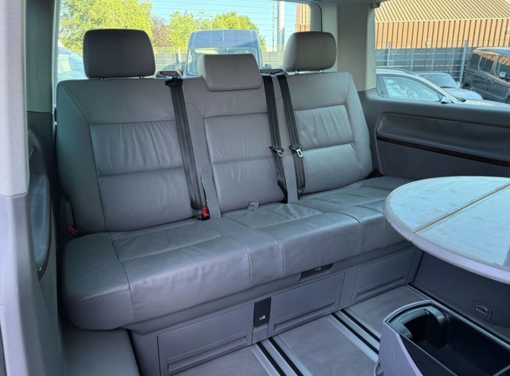 MULTIVAN 2.5 TDI 174CH HIGHLINE 7 PLACES 2006 occasion 85400 Sainte-Gemme-la-Plaine