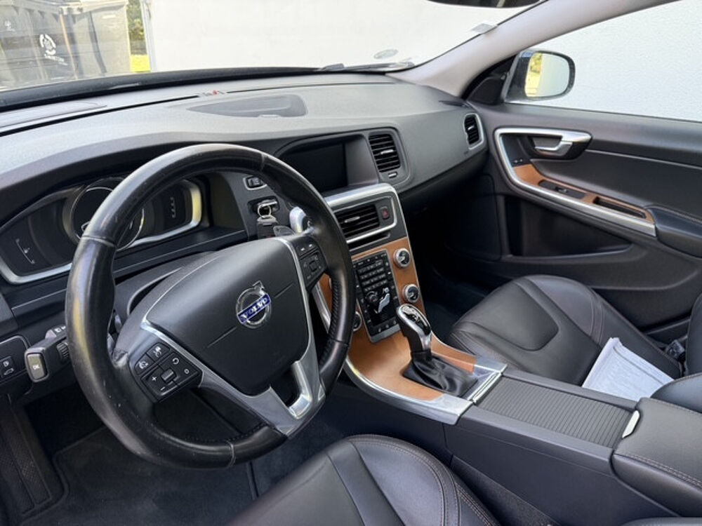 V60 D4 190CH XENIUM GEARTRONIC 2016 occasion 95430 Butry-sur-Oise
