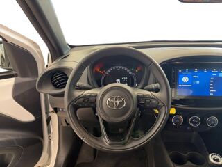 Aygo 1.0 VVT-i 72ch Dynamic 2024 occasion 13290 Les Milles
