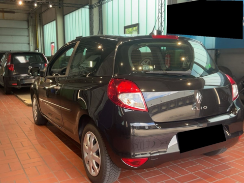 Clio III 1.2 16V 75CH EXPRESS CLIM 3P 2011 occasion 38150 Salaise-sur-Sanne