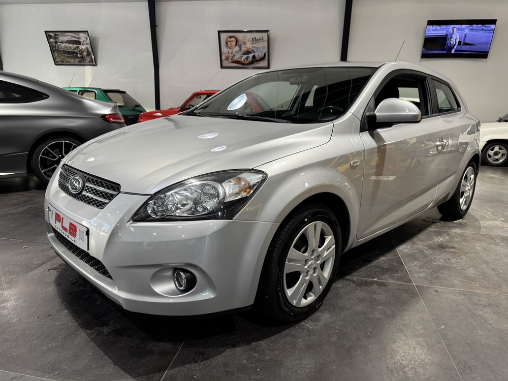Ceed 1.6 CRDI90 1ERE MAIN PLB AUTO 2009 occasion 12000 RODEZ