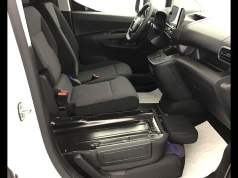 Berlingo XL Diesel 130ch automatique 2026 occasion 91650 BREUILLET