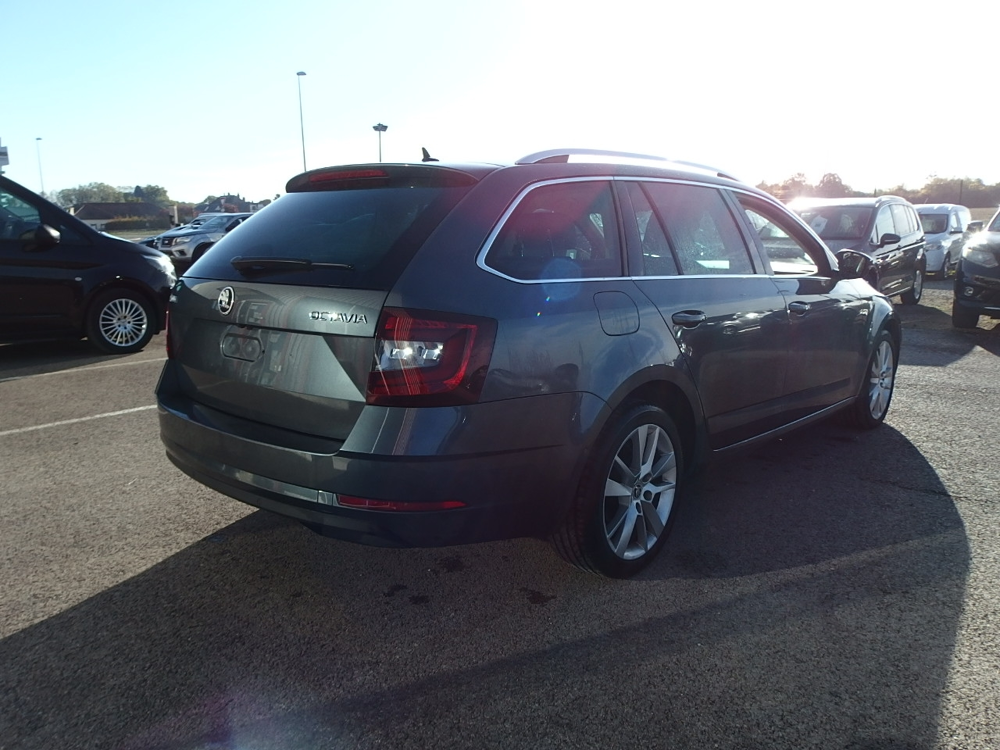 Octavia 1.4 TSI 150CH STYLE DSG7 2017 occasion 10600 Savi&egrave;res