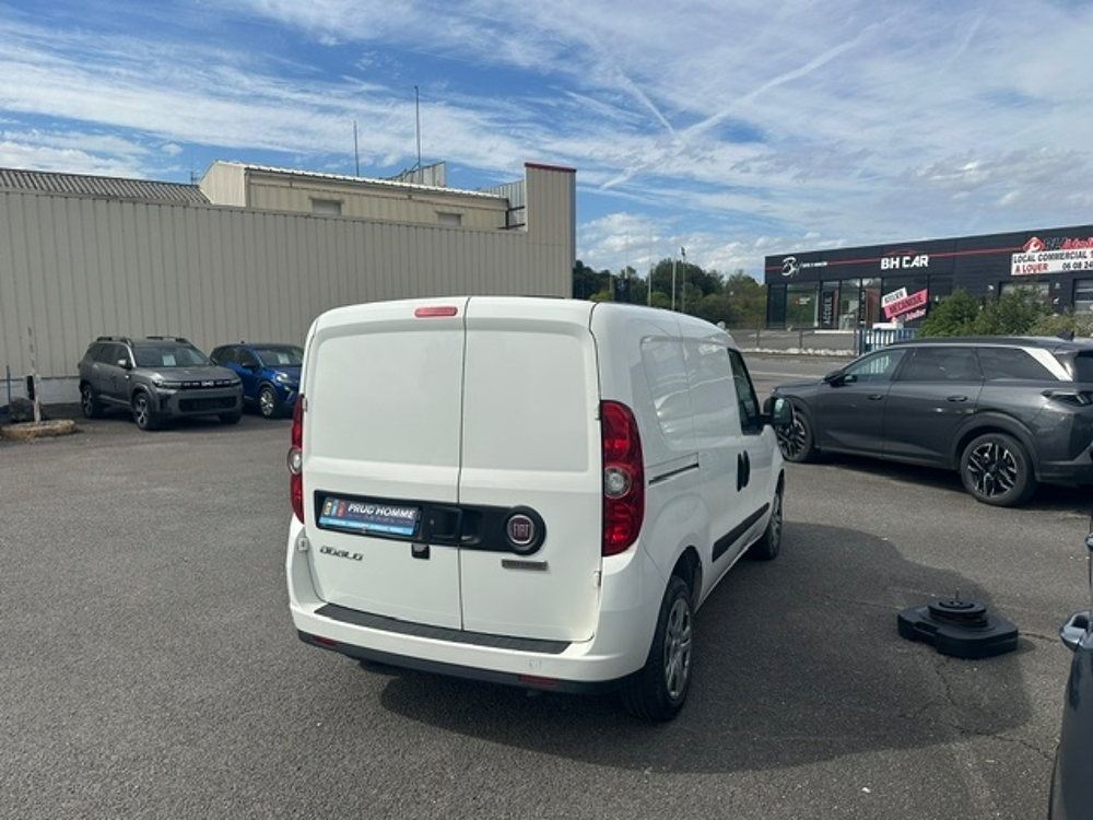 Doblo 1.6 MULTIJET 105CH PRO LOUNGE 3 PLACES 2023 occasion 16400 Puymoyen