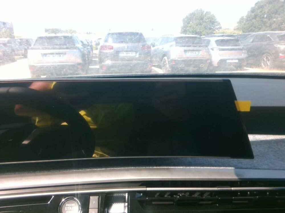 3008 1.2 Hybrid 145ch Allure e-DCS6 / CAMERA 360 / PANORAMIC NAV 2025 occasion 82000 Montauban