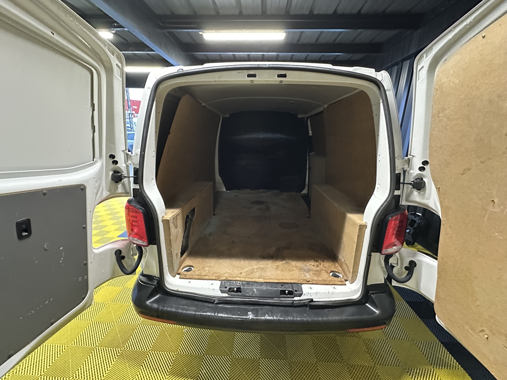 Transporter 2.8T L1H1 2.0 TDI 90CH BUSINESS LINE 2021 occasion 56530 Qu&eacute;ven