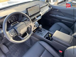 Hilux Hybride 2.8 D-4D 204ch 48V Double Cabine Invicible 4WD 4 pla 2026 occasion 25000 Besan&ccedil;on