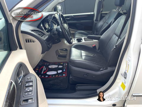 VOYAGER 2.8 MULTIJET GOLD 2012 occasion 28700 Auneau